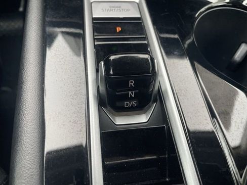 Used 2024 Volkswagen Atlas SE image 15