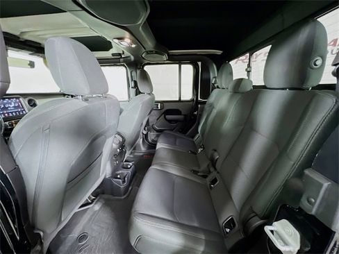 Used 2022 Jeep Gladiator Willys image 24