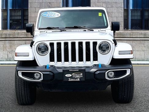 Used 2023 Jeep Wrangler Unlimited Sahara AWD/4WD image 3