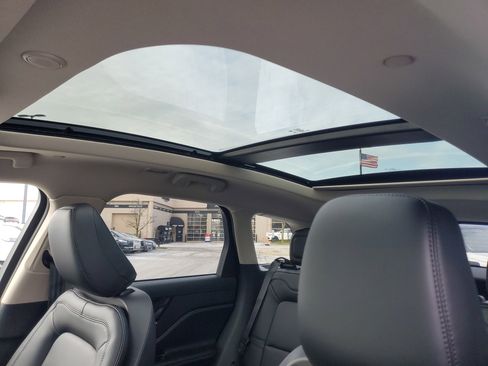 New 2026 Lincoln Corsair Premiere image 11