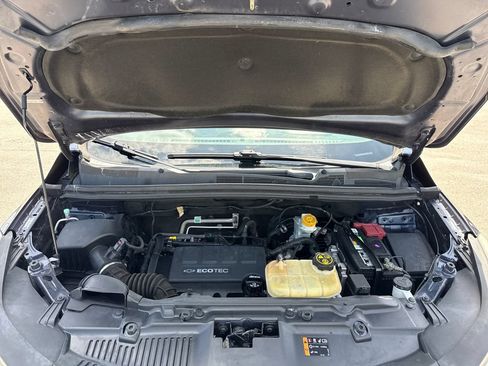 Used 2019 Chevrolet Trax LS FWD image 27