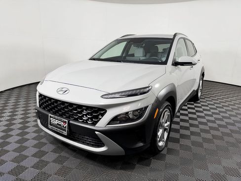 Used 2022 Hyundai Kona SEL image 3