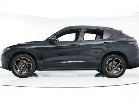 New 2025 Alfa Romeo Stelvio Sprint image 2