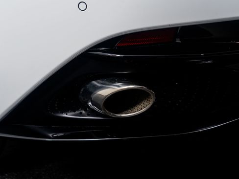 Used 2025 Aston Martin DB12 Coupe image 15