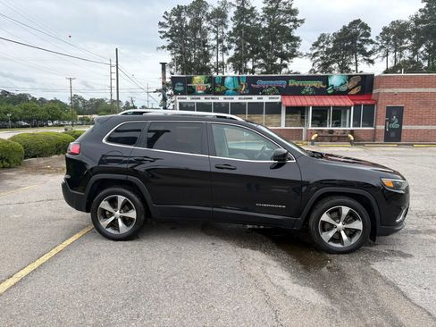 Used 2020 Jeep Cherokee Limited FWD image 4