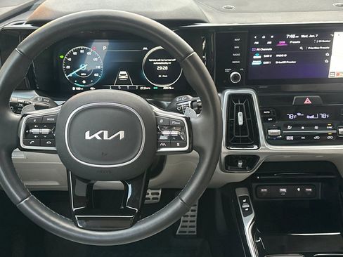 Used 2024 Kia Sorento SX Prestige image 16