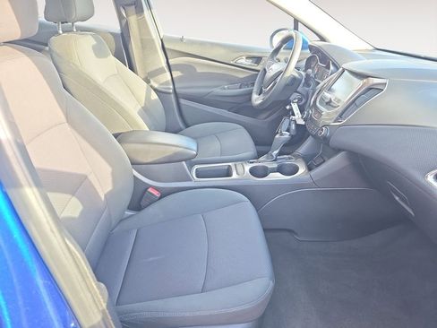 Used 2018 Chevrolet Cruze LT image 15