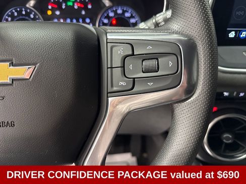 Used 2023 Chevrolet Blazer LT w/ Convenience Package FWD image 4