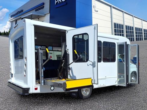 Used 2025 Ford E-450 and Econoline 450 Super Duty w/ Shuttle Bus Prep Package image 26