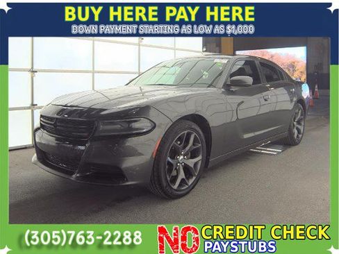 Used 2019 Dodge Charger SXT w/ Plus Group RWD image 3