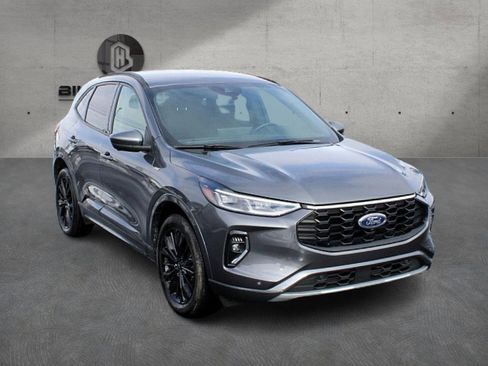 Used 2023 Ford Escape ST-Line Elite image 3