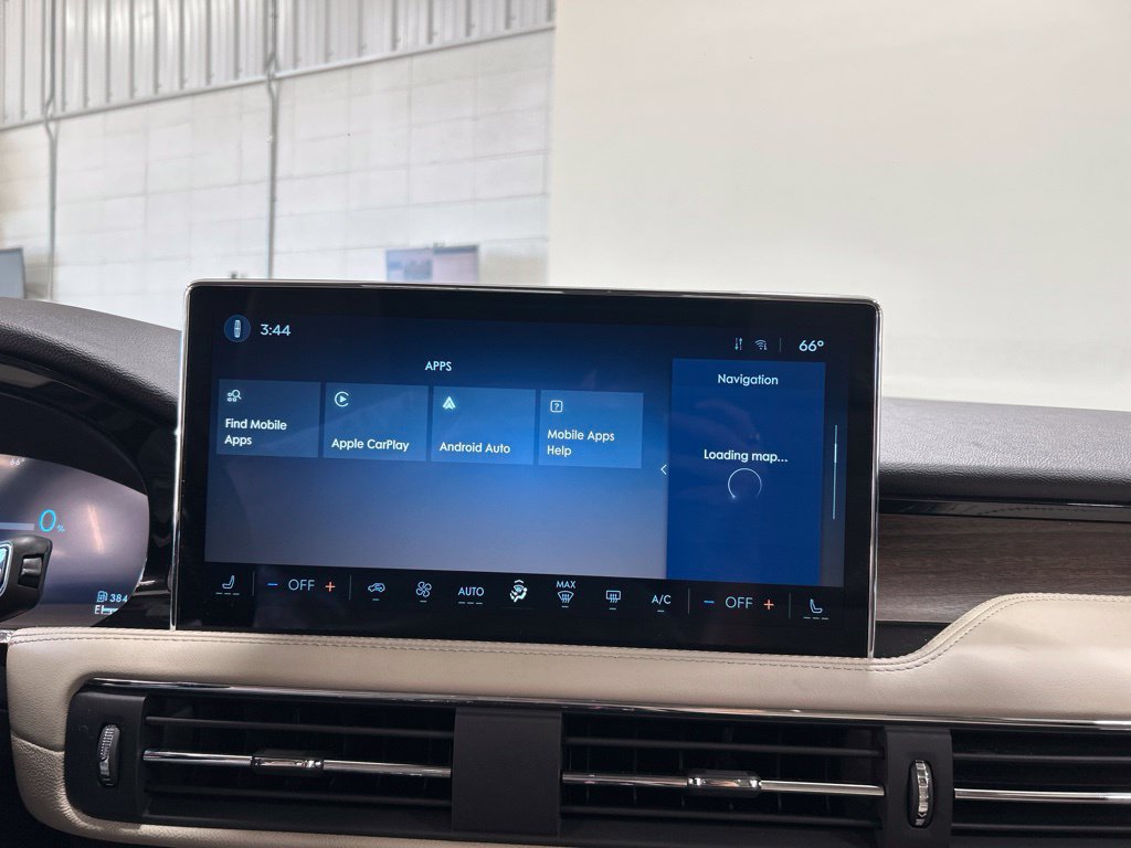 Certified 2025 Lincoln Corsair Grand Touring w/ Rear Removable Package Tray AWD/4WD image 18
