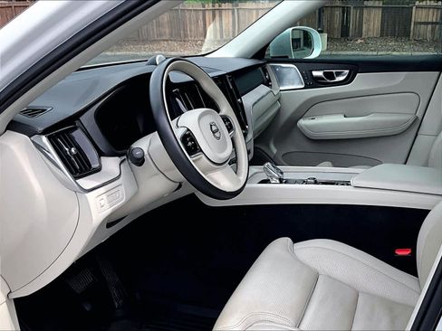 Used 2021 Volvo XC60 T8 Inscription w/ Advanced Package image 16