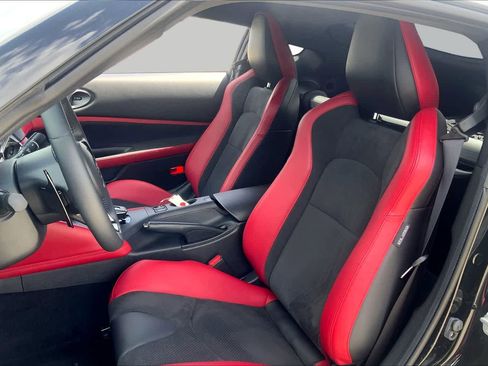 Used 2025 Nissan Z Performance w/ Floor Mat Package RWD image 6