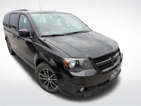 Used 2019 Dodge Grand Caravan GT FWD image 3