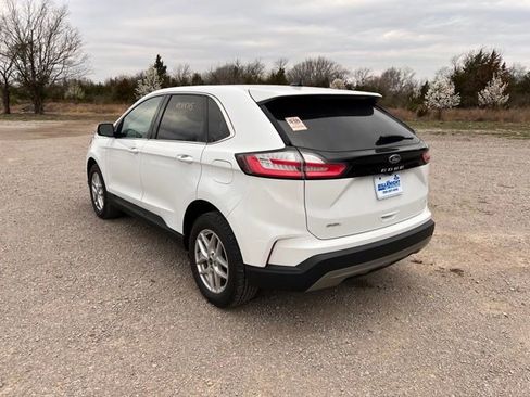 Used 2024 Ford Edge SEL w/ Convenience Package image 5