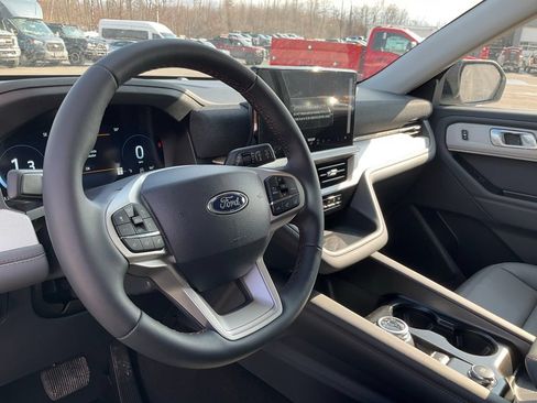 New 2026 Ford Explorer Active w/ Active Comfort Package AWD/4WD image 3