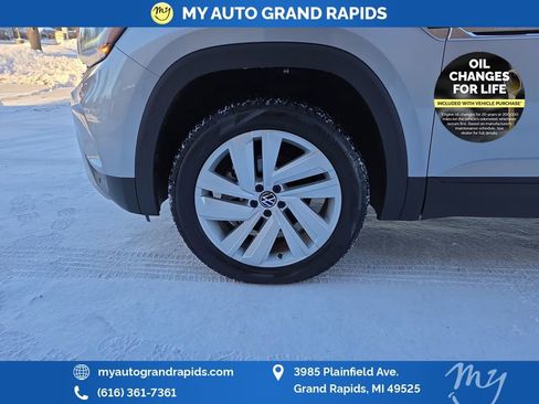 Used 2022 Volkswagen Atlas Cross Sport SE image 30