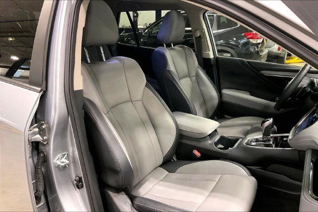 Used 2025 Subaru Outback Limited AWD/4WD image 7