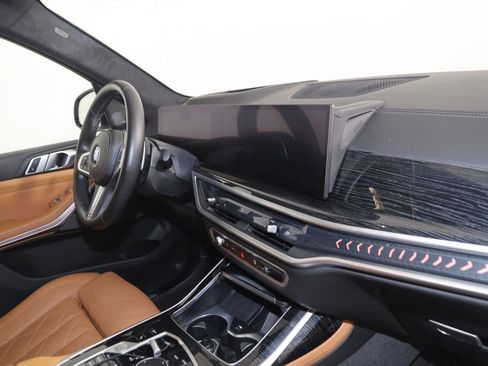 Used 2024 BMW X7 xDrive40i w/ M Sport Package AWD/4WD image 50
