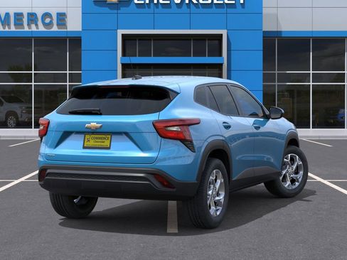New 2026 Chevrolet Trax LS w/ LS Convenience Package FWD image 5