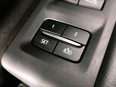 Used 2023 Chevrolet Suburban High Country RWD image 33