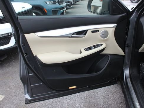 Used 2022 INFINITI QX50 Sensory image 19
