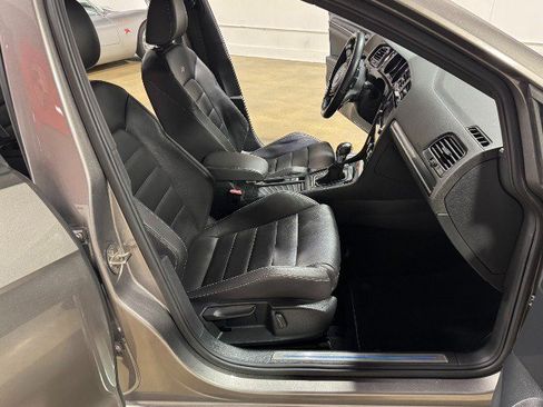 Used 2015 Volkswagen Golf R 4-Door AWD/4WD image 33