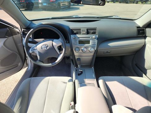 Used 2011 Toyota Camry LE image 7