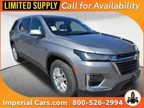 Used 2023 Chevrolet Traverse LS w/ Safety Package AWD/4WD image 1