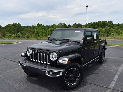 Used 2023 Jeep Gladiator Overland AWD/4WD image 6
