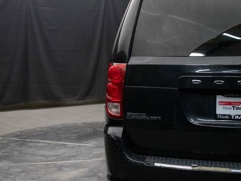 Used 2014 Dodge Grand Caravan SXT image 12