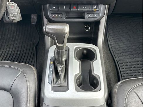 Used 2017 Chevrolet Colorado LT w/ Luxury Package, Chrome image 18