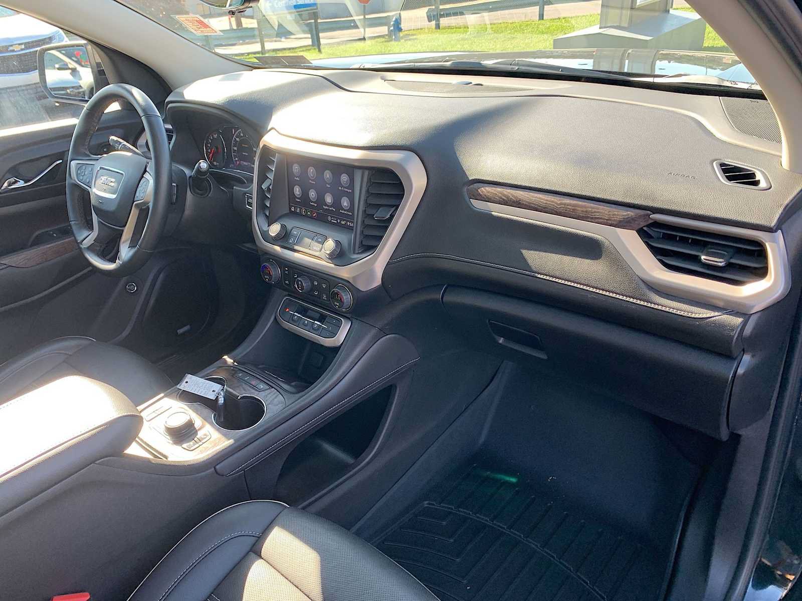 Certified 2023 GMC Acadia Denali w/ Denali Ultimate Package AWD/4WD image 29