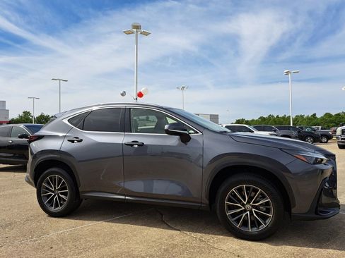 Used 2022 Lexus NX 250 AWD image 3