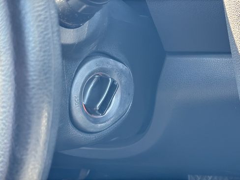 Used 2013 Nissan Rogue SV FWD image 23