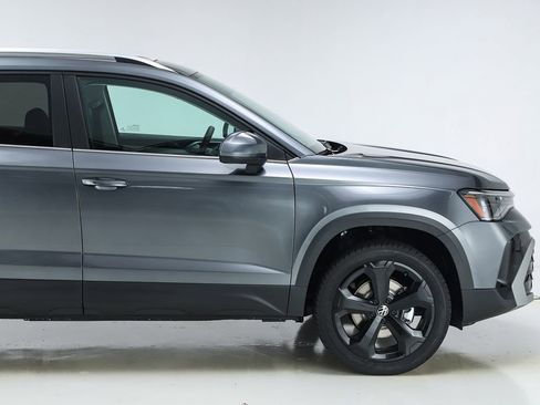 New 2025 Volkswagen Taos SEL image 51