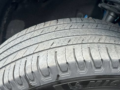 Used 2024 Ford Maverick Lariat FWD image 32