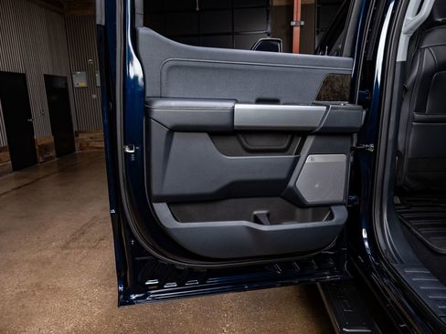 Used 2025 Ford F350 Lariat w/ Black Appearance Package image 38