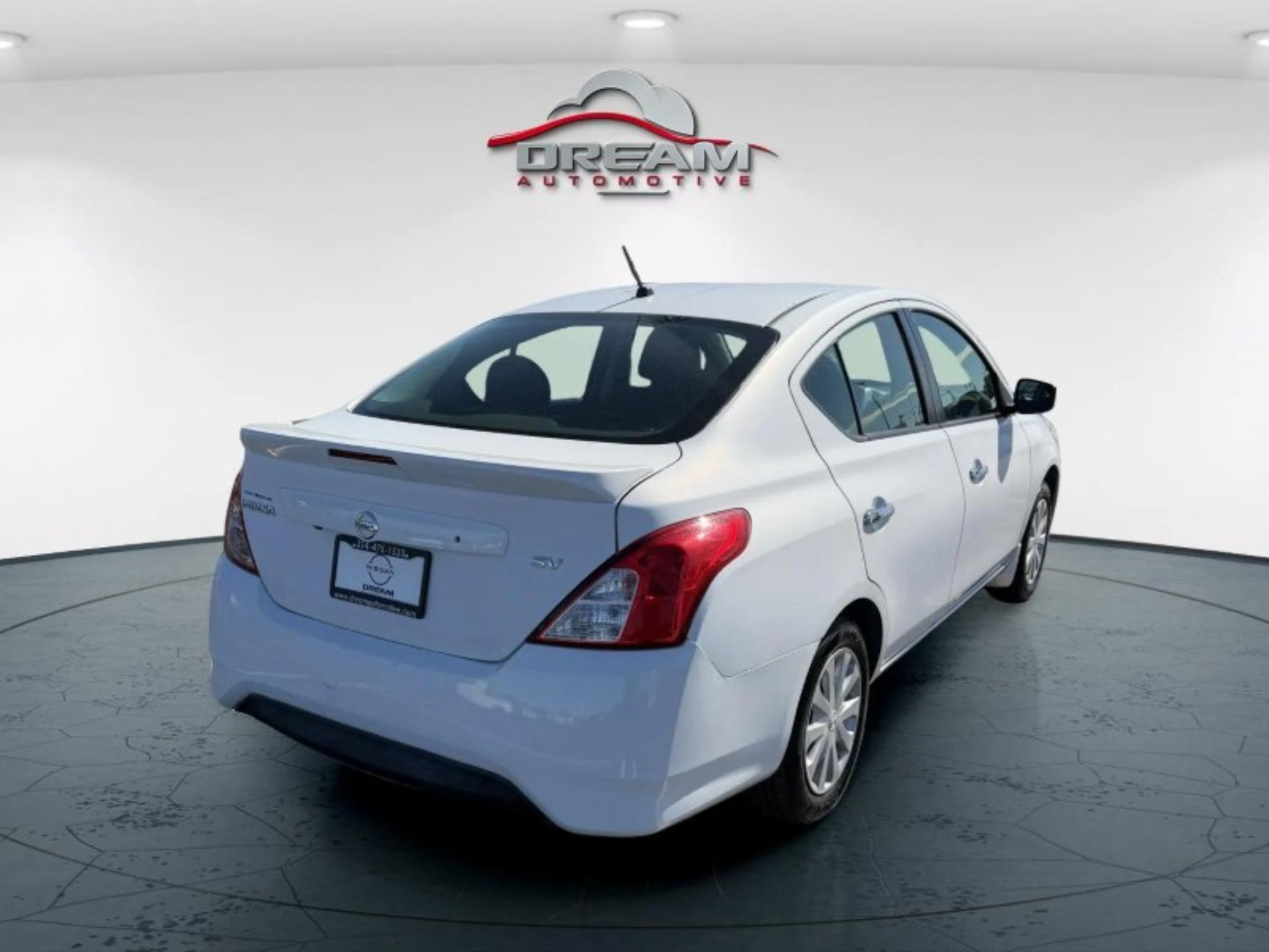 Used 2019 Nissan Versa SV FWD image 11