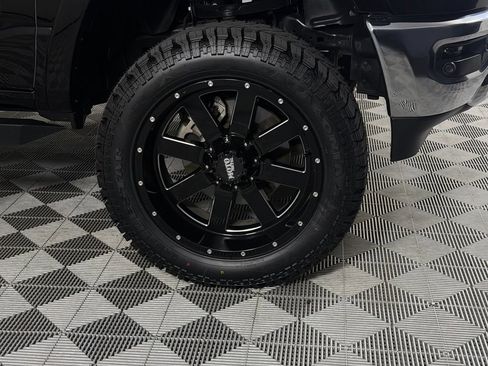 Used 2019 RAM 1500 Laramie AWD/4WD image 14