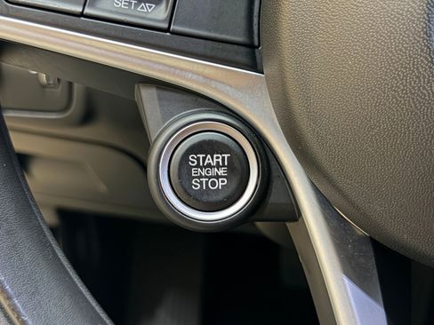 Used 2019 Alfa Romeo Giulia w/ Nero Edizione RWD image 30