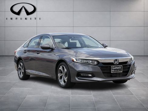 Used 2018 Honda Accord EX image 3