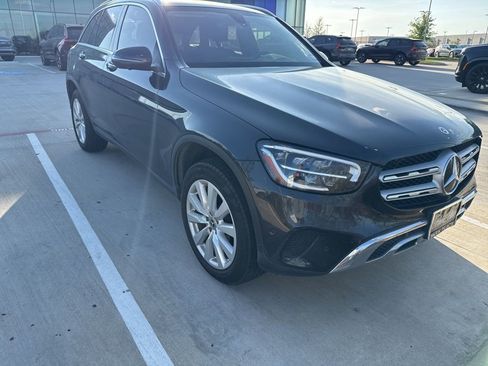 Used 2021 Mercedes-Benz GLC 300 image 3