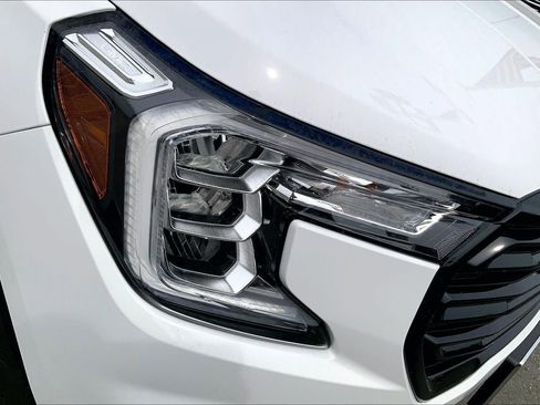 Used 2022 GMC Terrain SLE w/ Driver Convenience Package image 25