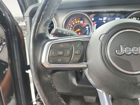 Used 2021 Jeep Wrangler Unlimited Sahara AWD/4WD image 22