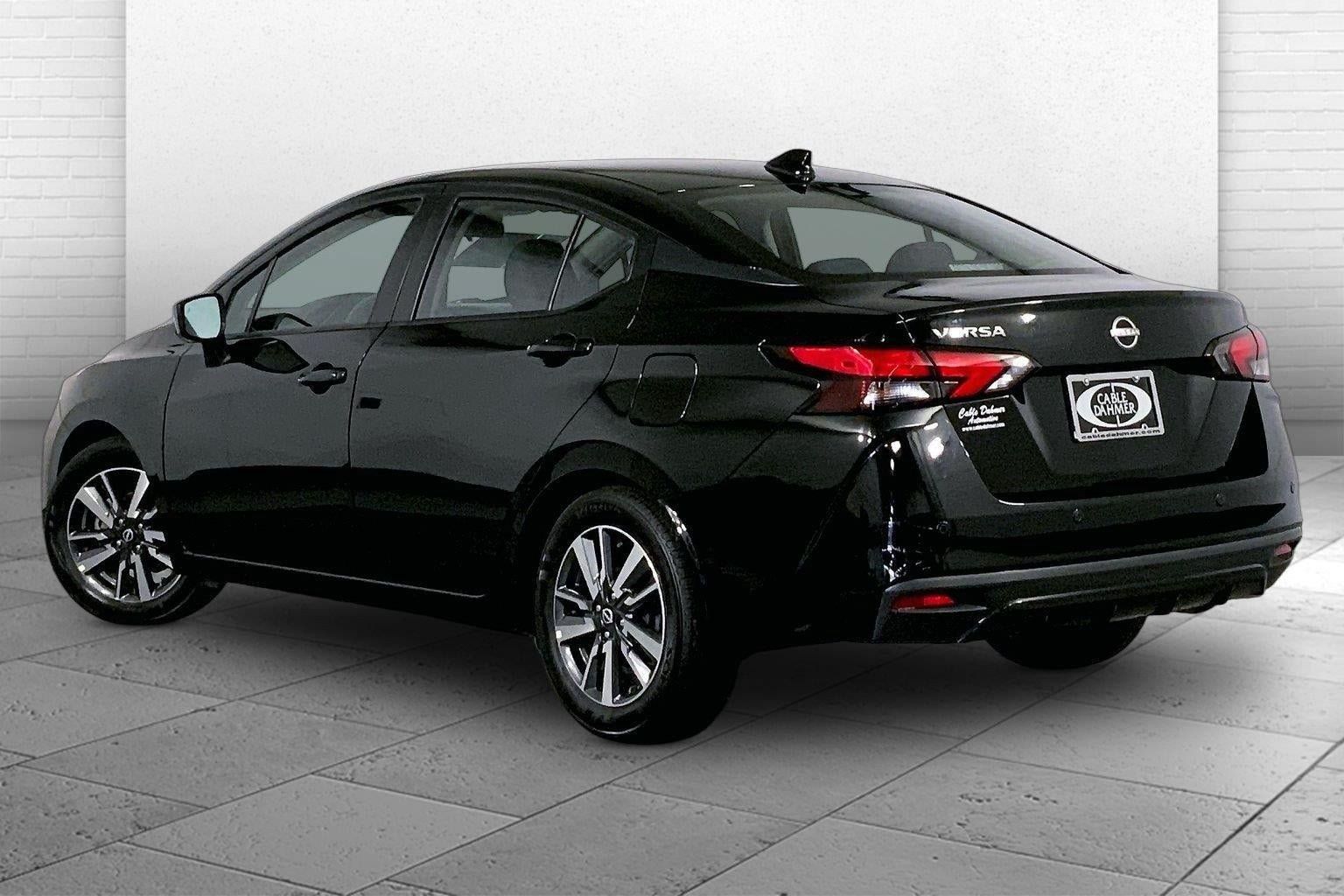 Used 2025 Nissan Versa SV FWD image 4