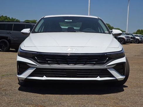 New 2026 Hyundai Elantra Limited FWD image 13