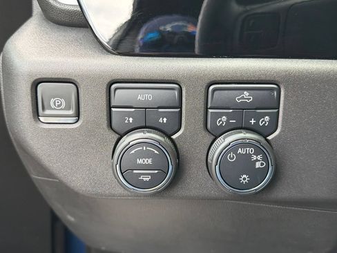 Used 2024 Chevrolet Silverado 1500 LT AWD/4WD image 26