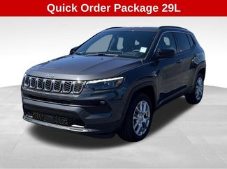 New 2024 Jeep Compass Latitude w/ Sun and Sound Group video 2
